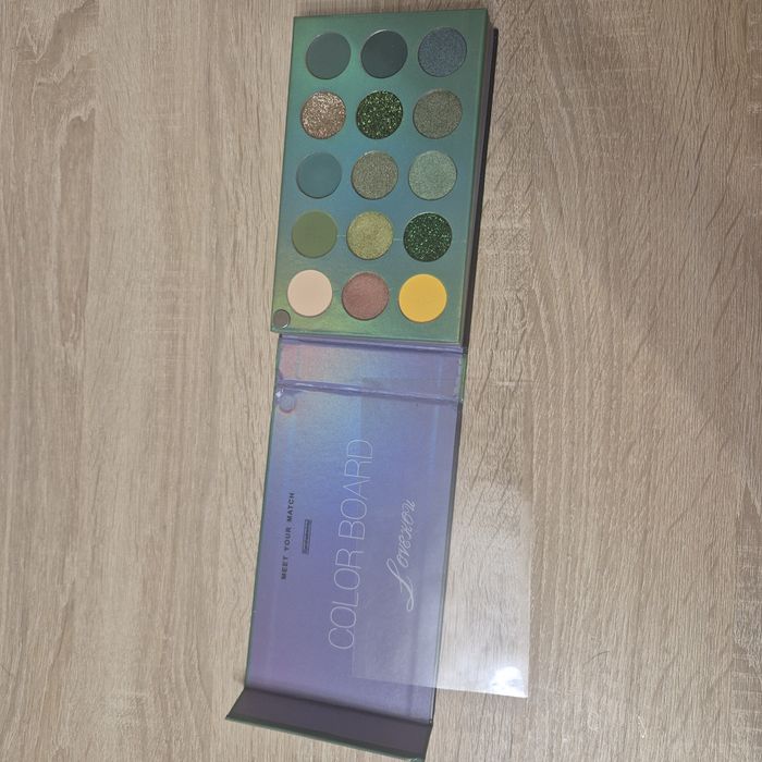 Тени на продажу.