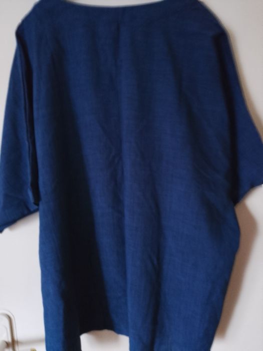 Тъмносиня блузка