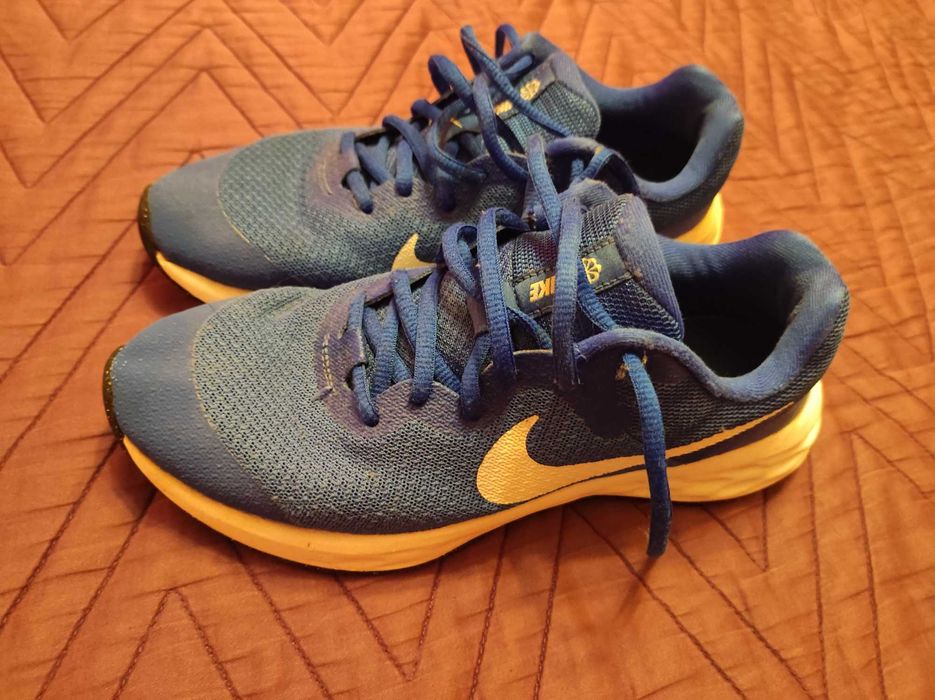 Маратонки "Nike"- 38,5 номер