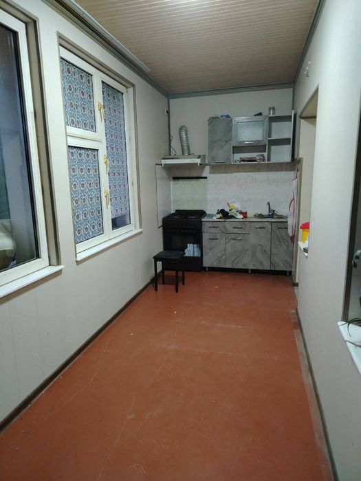 Sotiladi! 3 xonali holati ôrta kvartira Yashnobod tumanida