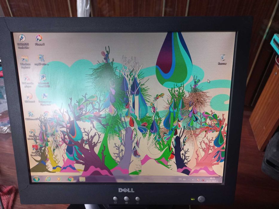 Монитиори 4 бр и компютри 2 бр