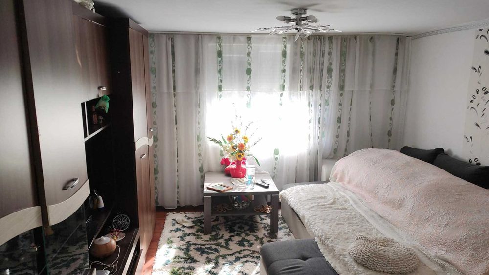 Casa de vanzare cu teren generos