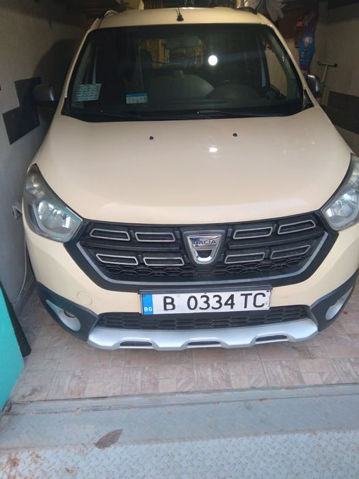 Продавам Дачия Лоджи