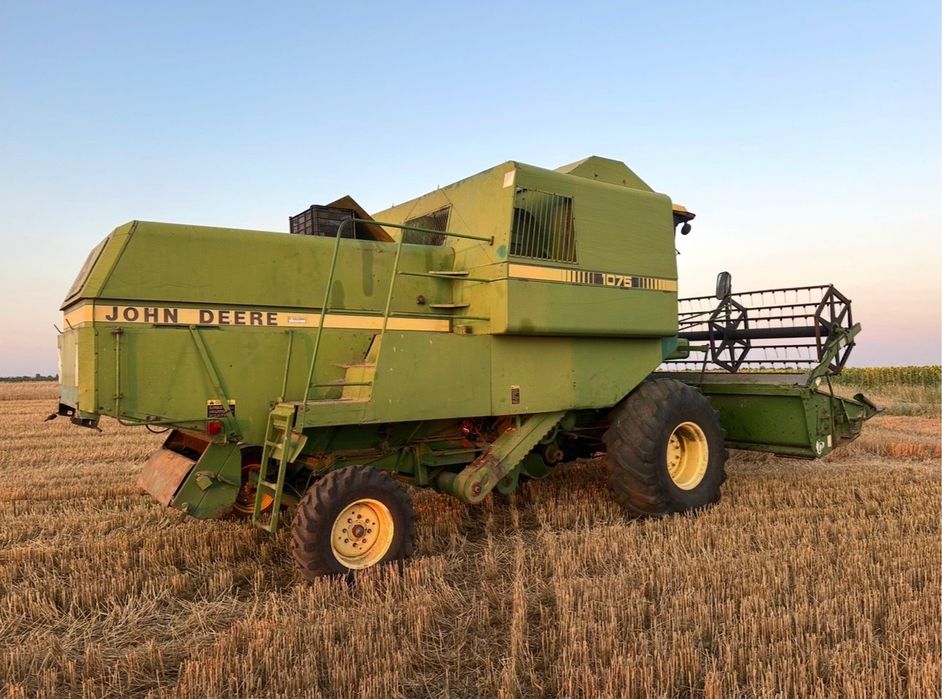 Vând combina John Deere 1075, Ac, tocător