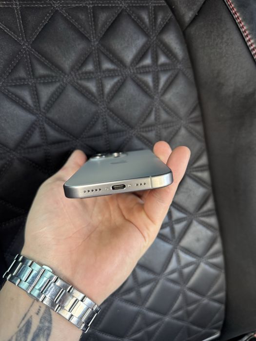 Продам iPhone 15 Pro
