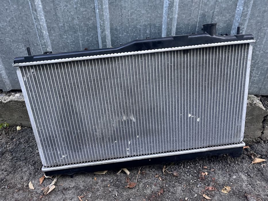 Радиатор 3л на subaru