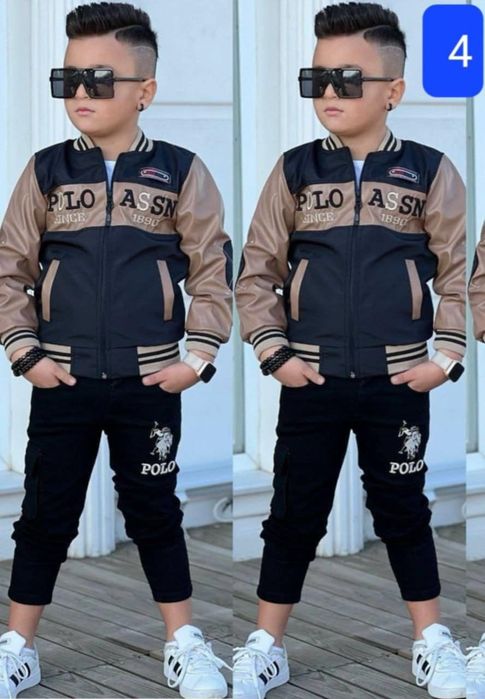 Compleu băieți diferite modele