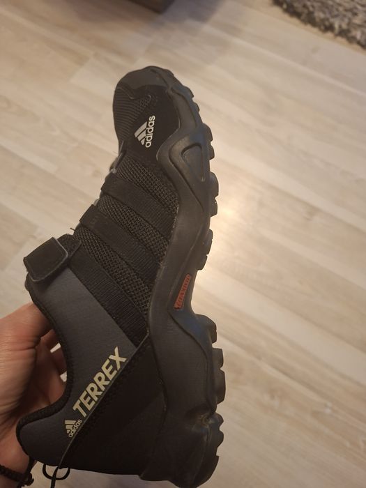 Спортни обувки Adidas TERREX traxion номер  37.5