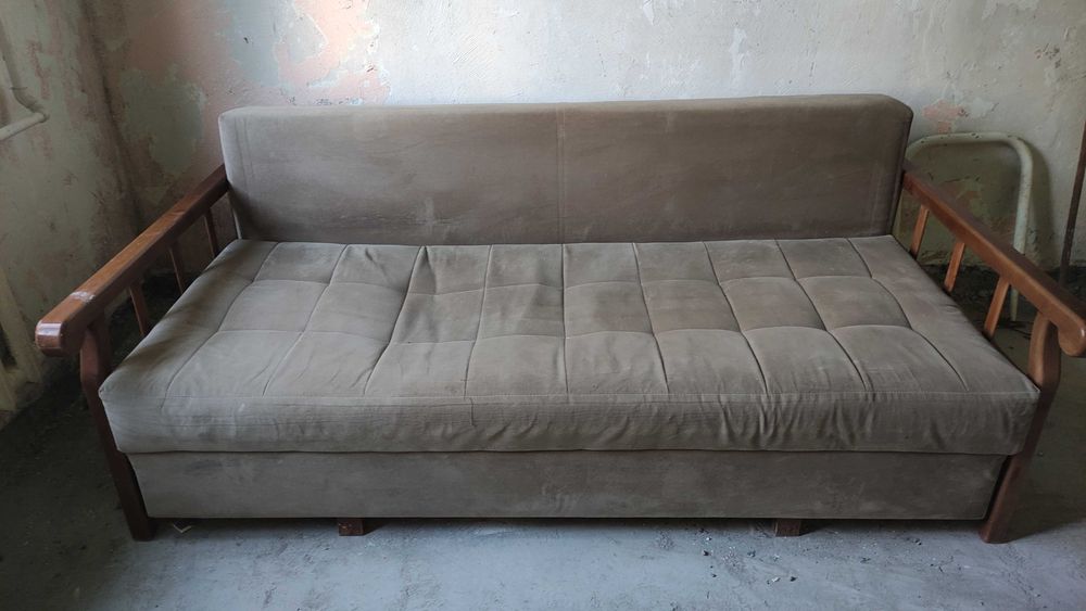 Срочно сотилади: Диван