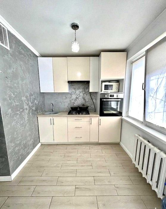 Продаётся 4х комн квартира