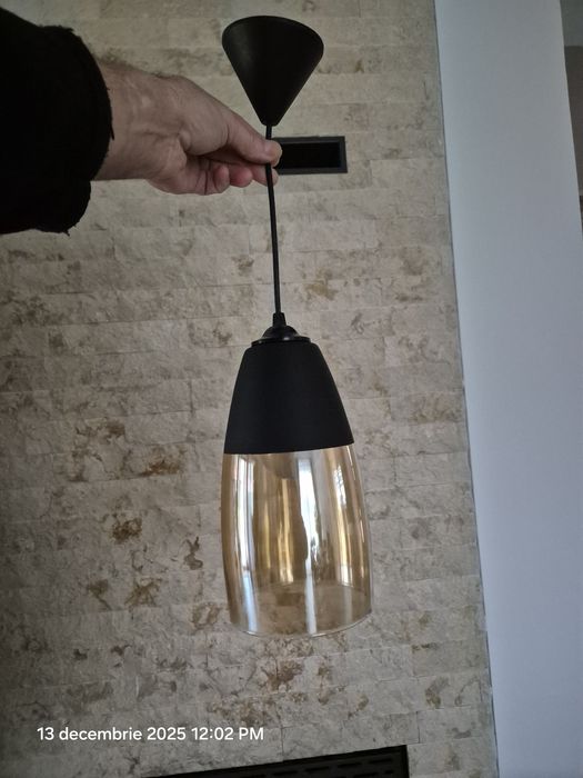 Pendule,lustre de vânzare.