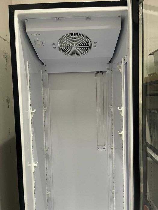 Витринный холодильник