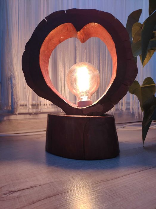 Veioză.
Stil rustic .

. Preț 600de lei.