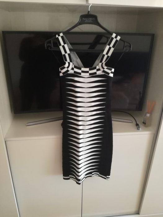 Продавам различни рокли!