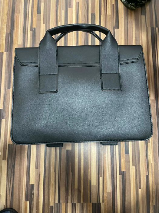 Черна дамска чанта