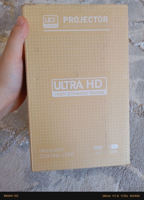 Проектор ULTRA HD , встроенные колонки