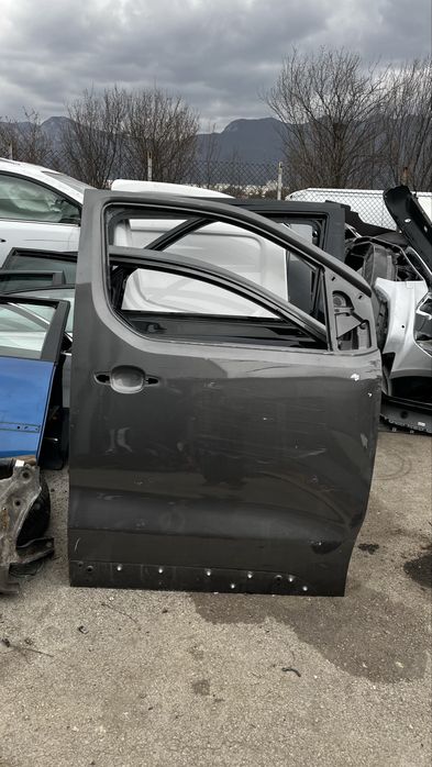 Предна дясна, и задна лява врата Toyota Proace, Citroen Jumpy, Peugeot