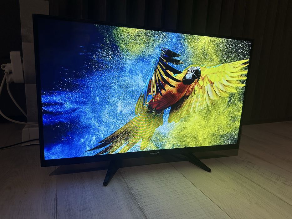 Smart телевизор AVALON 81 см