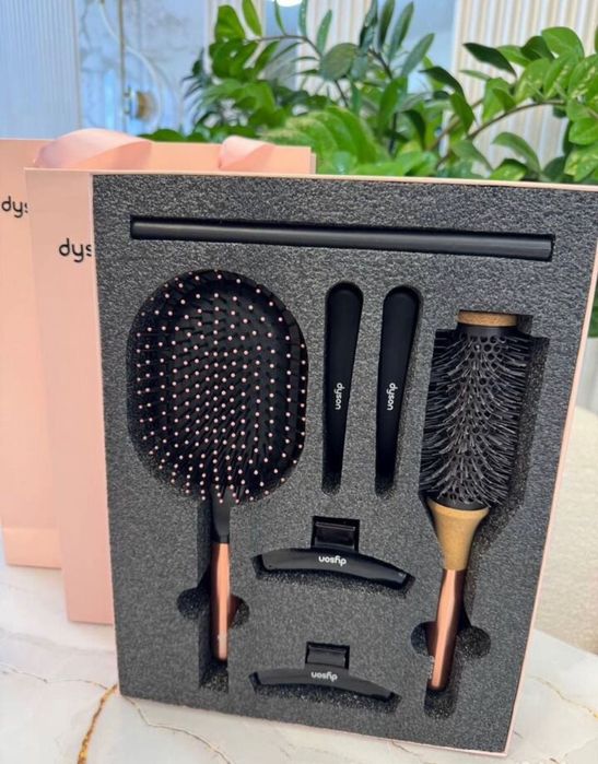 Продам Новые Подарочные наборы 7в1 Dyson