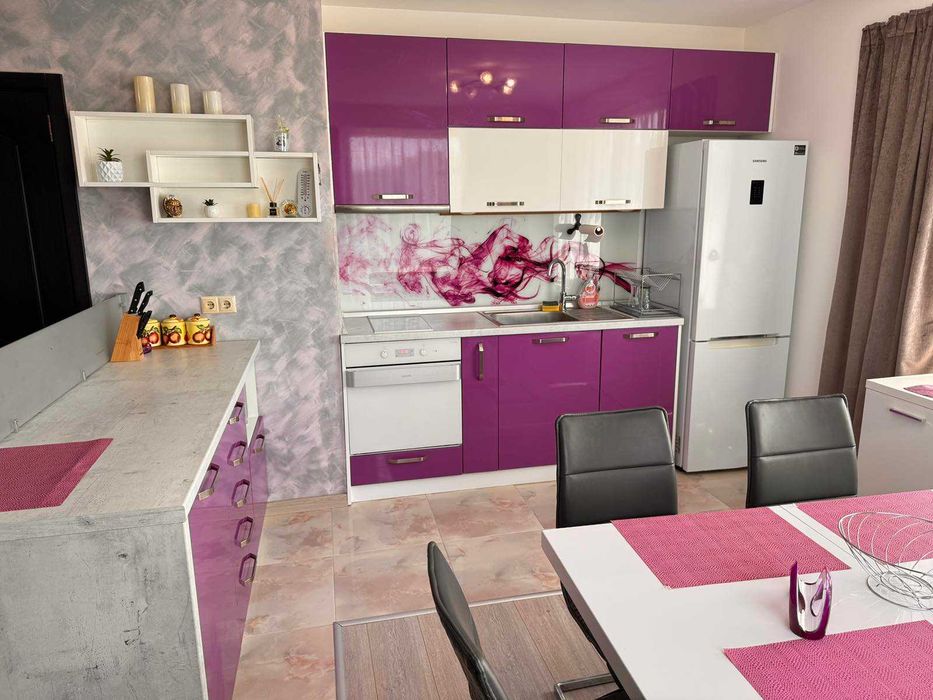 Дава се под наем Двустаен апартамент в Бургас, Славейков - 60 кв.м за 612 € - Снимка #1