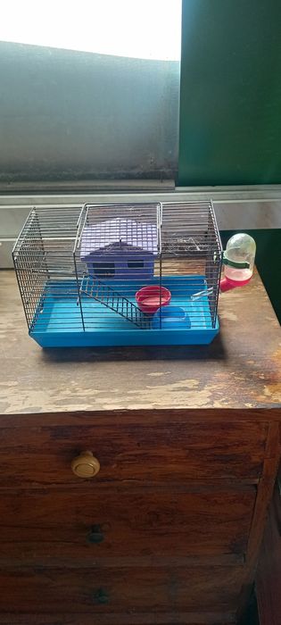 Продам клетки для питомцев