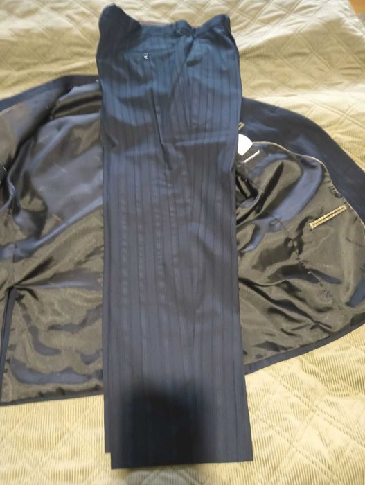 Costum bărbați - Giorgio Armani marime 56