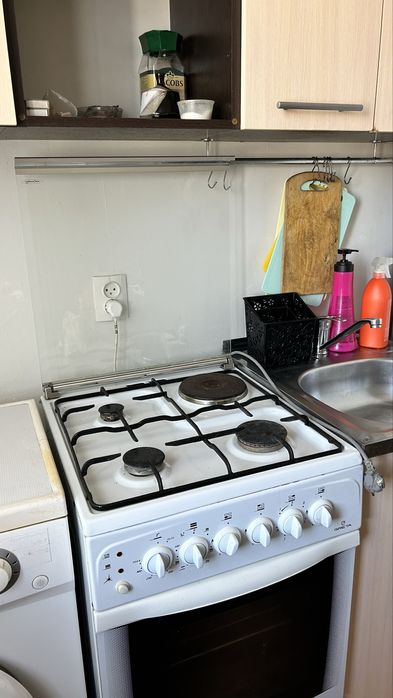 Продается кухонный гарнитур и техника