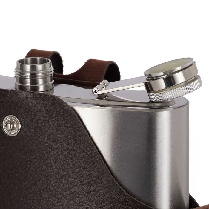 Plosca metalica XXL 1.8L design clasic din inox husa piele sintetica