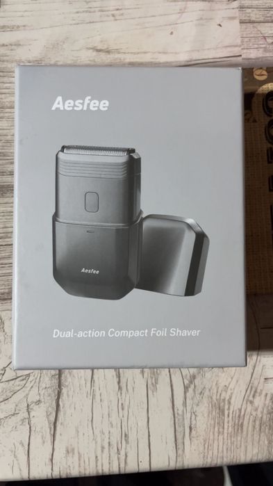 Продавам електрическа фолио  самобръсначка Aesfee Dual-Action Compact Foil Shaver
