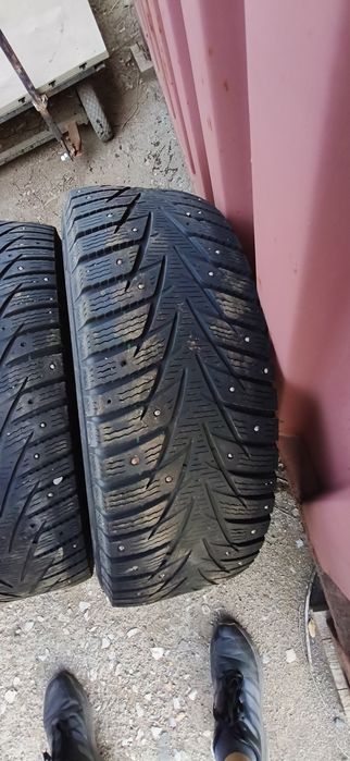 Продам резину 235/60/R18 шипы KAPSEN