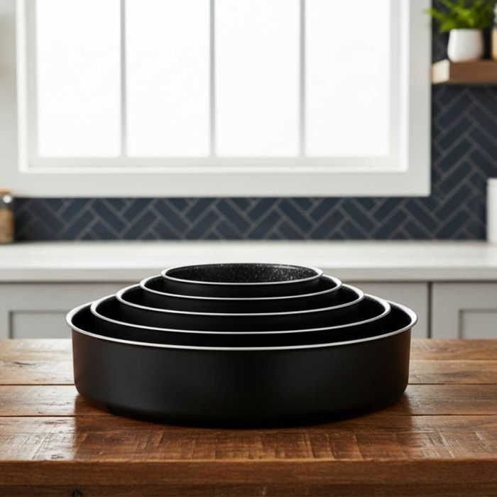 Алуминиева, мраморна тава – чисто отделяне и безупречни печива.