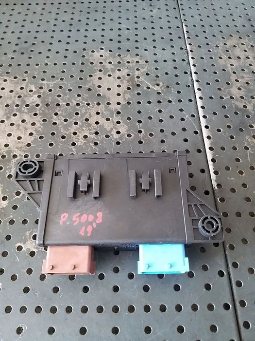 Calculator modul control carlig remorcare peugeot 5008 2 9810050080