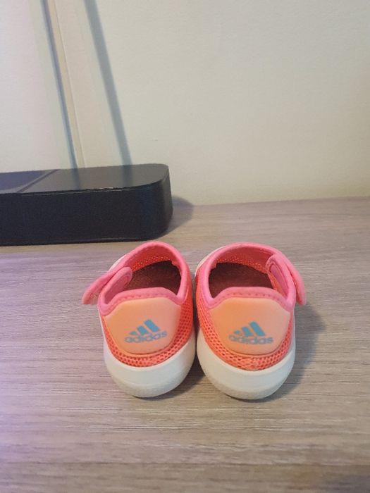 Sandale adidas marimea 22