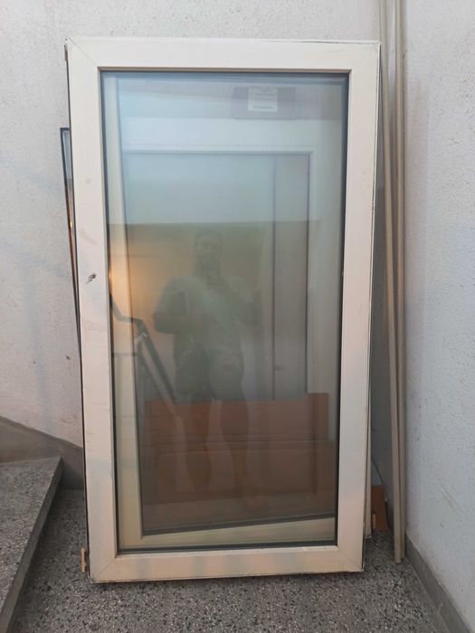 Продавам прозорци