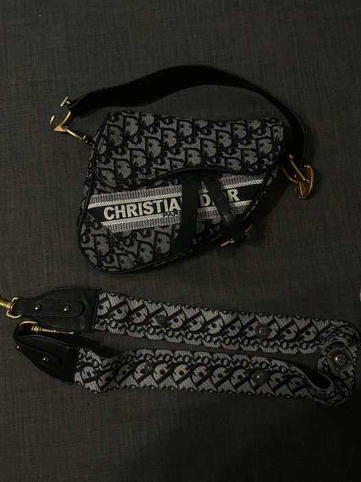 Продавам дамска чанта в перфектно състояние.