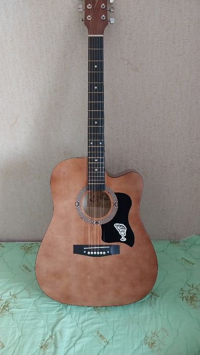 продаётся гитара в хорошем качестве