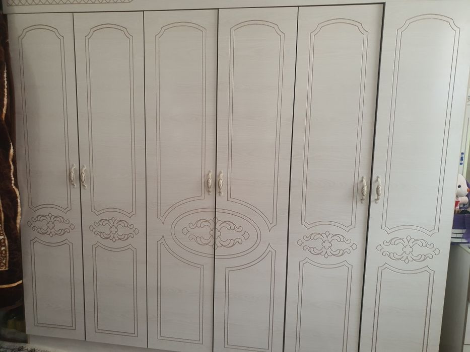 Mebel shkaf va divan