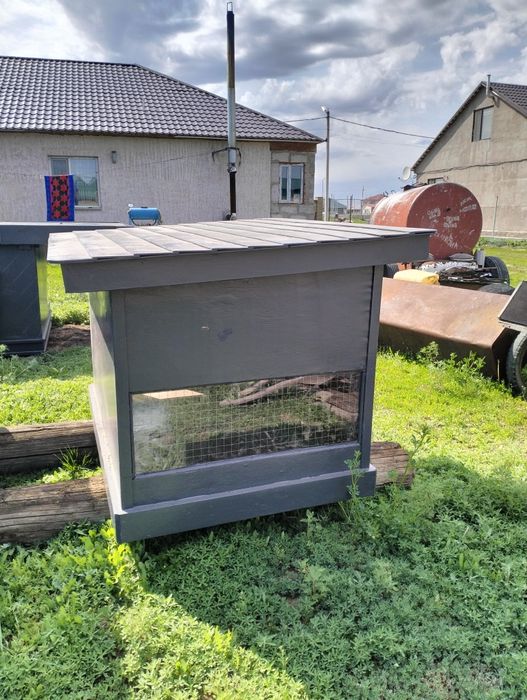 Продам собачие будки