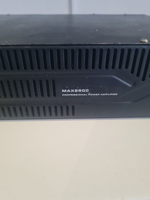 Amplificator putere Phonic max 2500