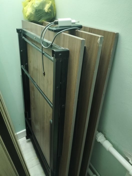 Продается мебель, столы и стулья