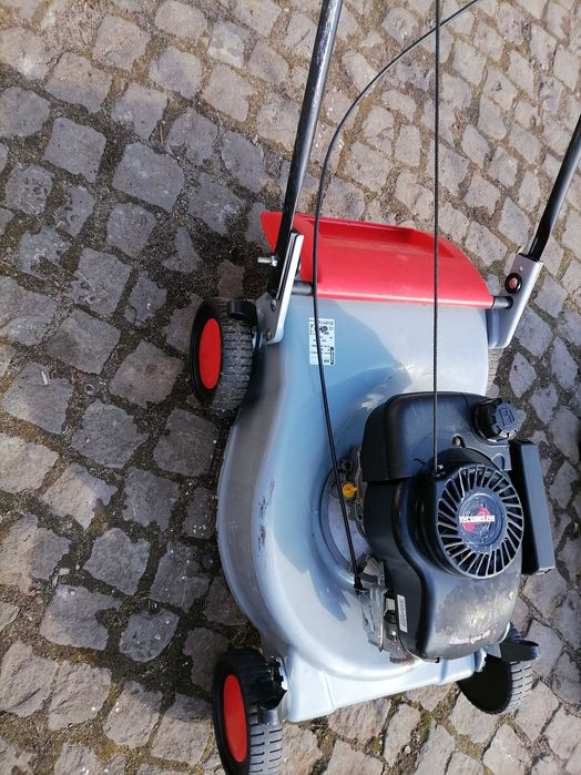 Бензинова косачка