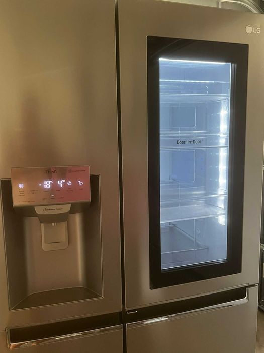 Frigidere premium LG Side by Side cu InstaView model deosebit