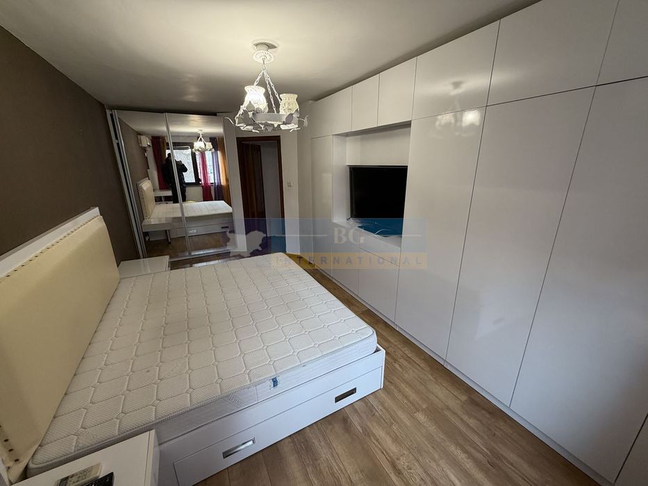 Продава се Тристаен апартамент в Бургас, Възраждане - 90 кв.м за 1111 €/кв.м - Снимка #5