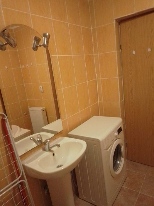 Inchiriez apartament 3 camere