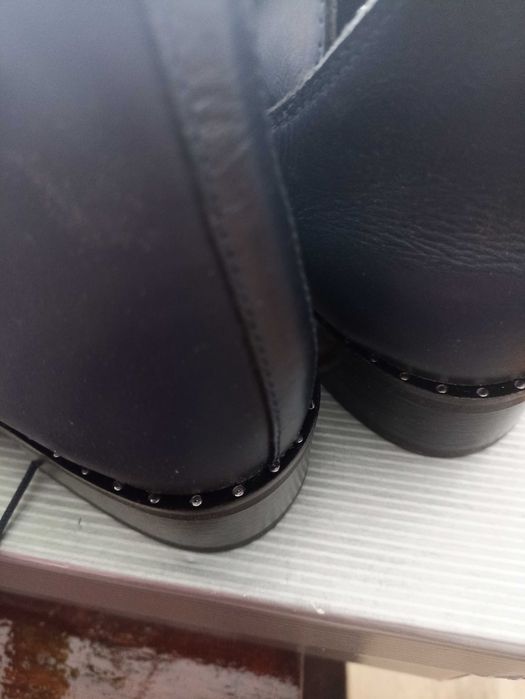 Дамски елегантни тъмносини обувки с ток