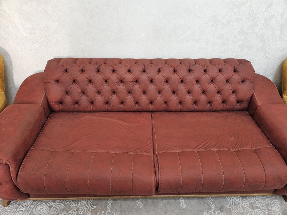 Элегантный комплект: диван + 2 кресла в отличном состоянии