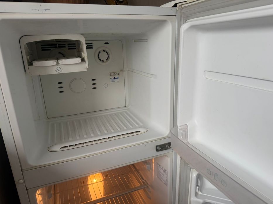 Холодильник сатылады