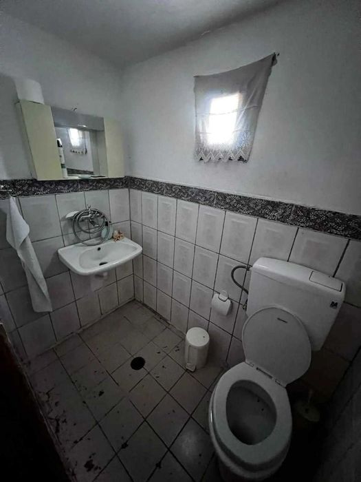 Къща с голям двор и възможност за строеж - Аспровалта