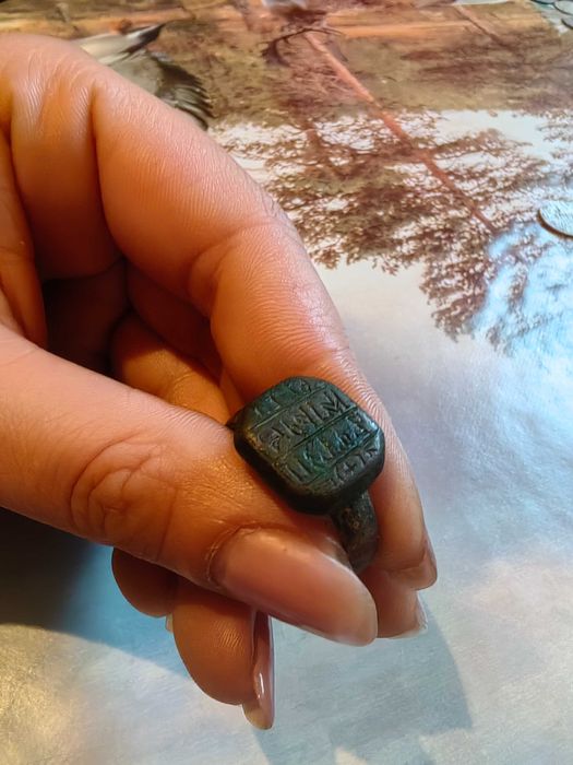 Старинен пръстен с гравиран печат – антикварен стил