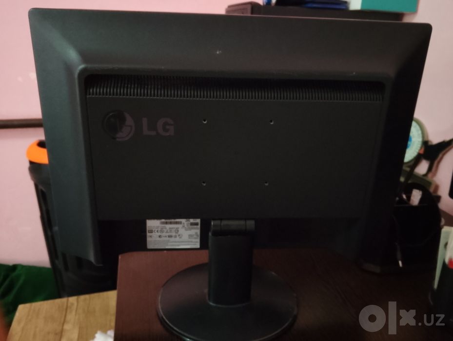 LG Manitor yangi
